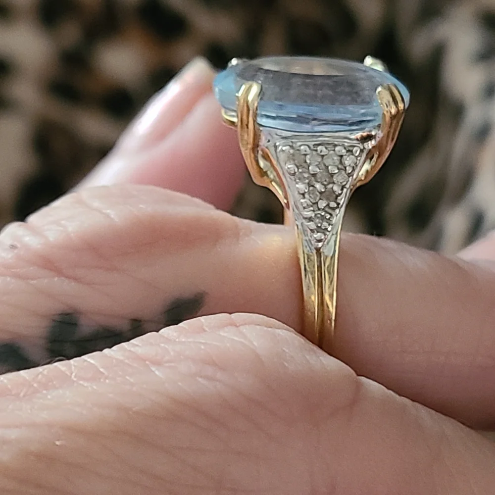 Elegant Vintage 5 Carat Blue Topaz, Diamond & 14k Gold Women's Ring